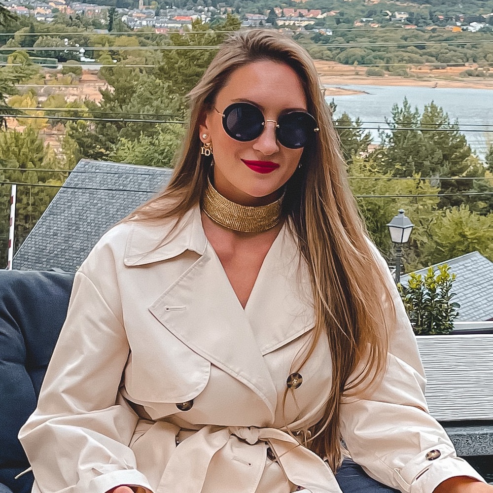 Elegant Gold Necklace